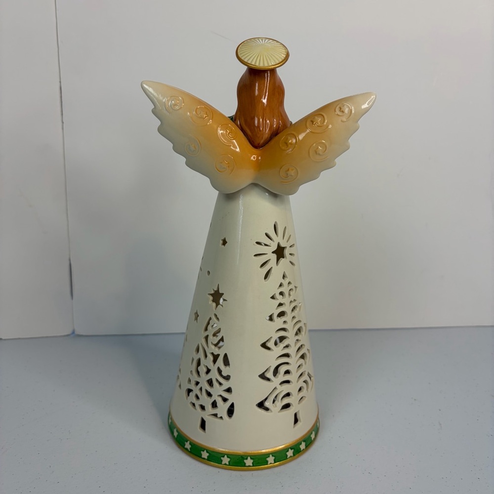 Kirkland Signature Light Up Angel Christmas Figurine Statue Colour Changing - Picture 4 of 9